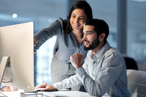 Freelancer beim Erstellen einer Website